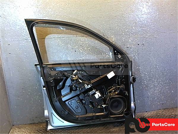 Снятие и установка облицовки двери Volkswagen Polo 2001-2005 Volkswagen AutoDocB